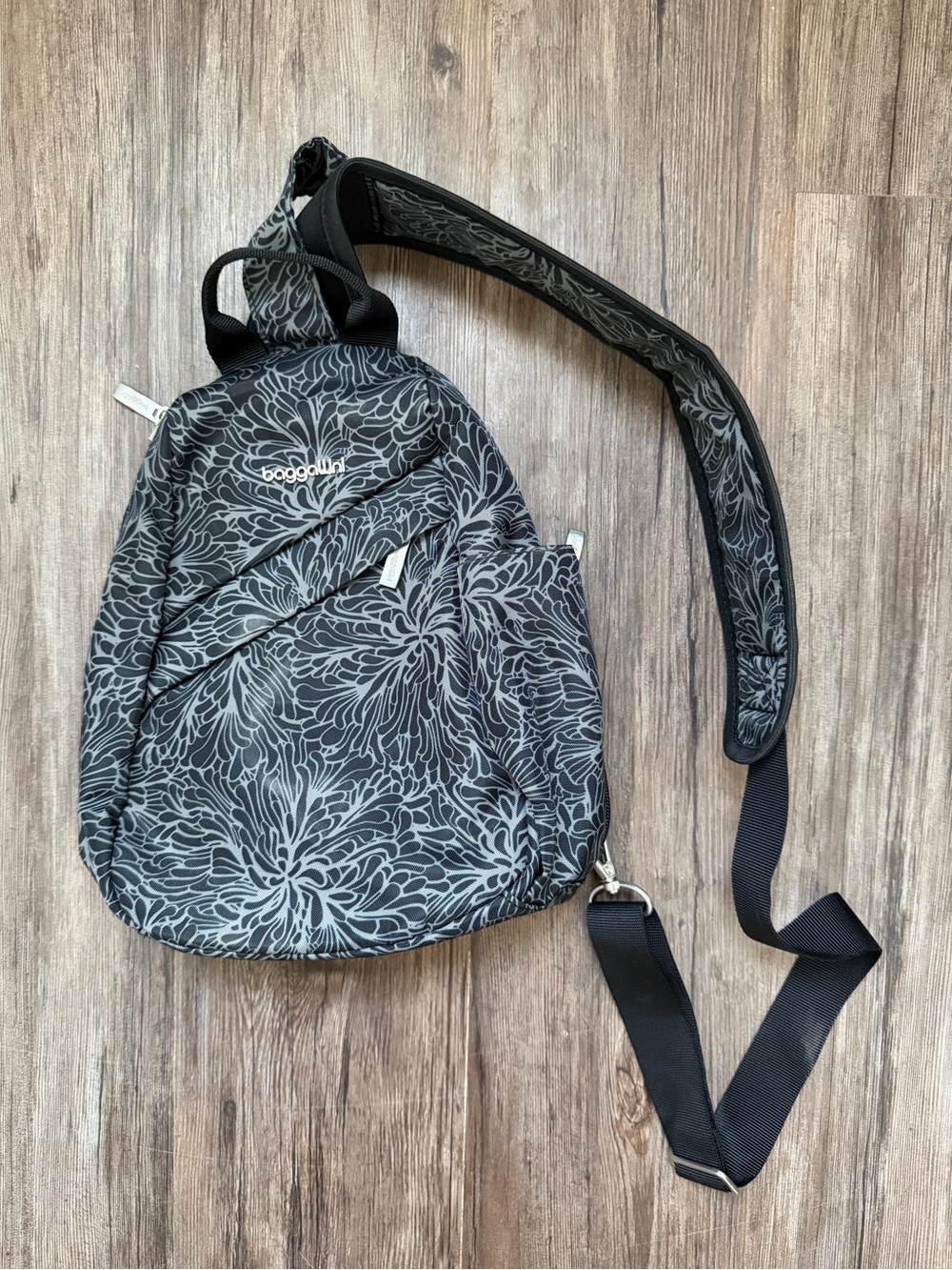 Baggallini Black & Gray Floral Sling Bag